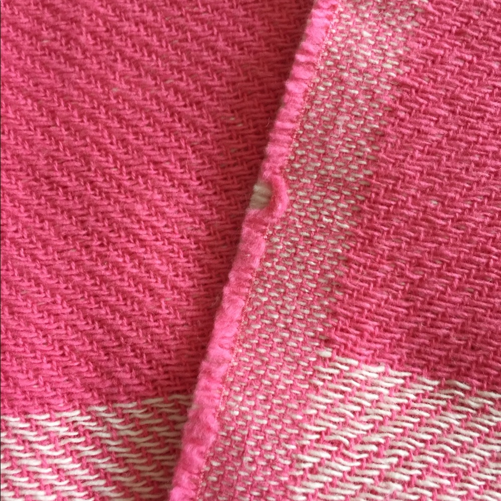 Victoria’s Secret cotton beach blanket w/ logo - Picture 9 of 11